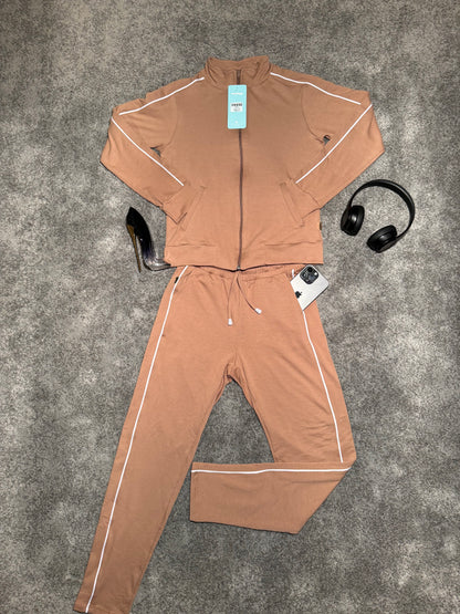 2 Piece Jogger Set - Conjunto Vivo